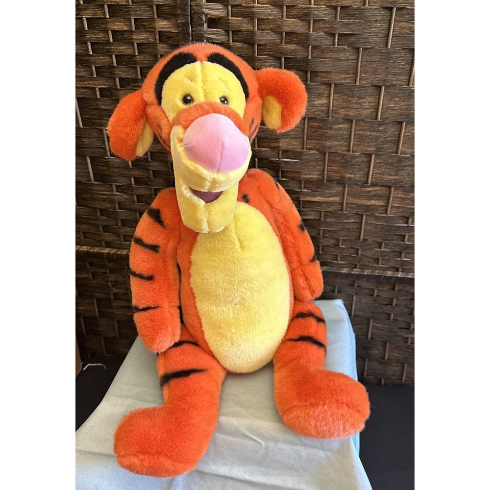 Disney Store Exclusive 16" Tigger Soft Plush Cuddly Toy Winnie the Pooh Large‎